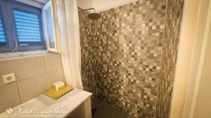 Luljetas Guest House