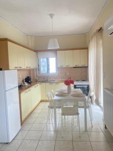Nan Apart 2, Salamina