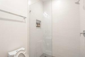 Unit 3 1Bed Room with Queen plus Sofa Bed in the Heart of DC