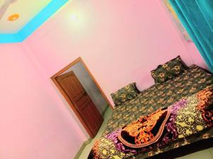 radhe ji homestay AC or non ac