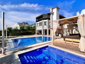 Gulistan Villa - 7 Bedroom Villa in Ovacik