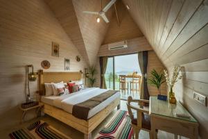 SaffronStays Shambhala Bodhi - 3-BR villa overlooking Pawna Lake with private pool, jacuzzi, and lounge areas