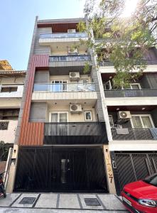 Fortune Home Service Apartment 3 Bhk, J-267, SAKET