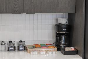 Unit 4 Studio Queen plus Sofa Bed DC Convention Centre