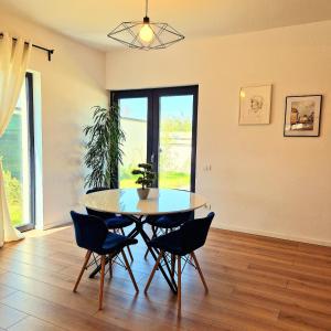 Dalia-Serenity next to Therme