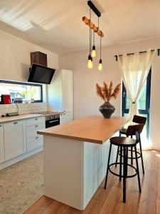 Dalia-Serenity next to Therme