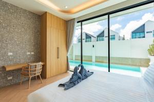 Luxury 4BR Bangtao Pool Villa - Villa Isaya