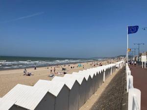 Villers very center, sea view - Private parking