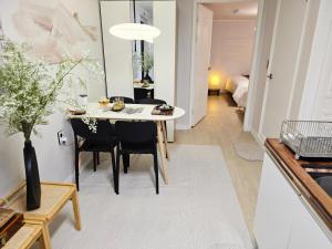 YNNY stay#Big Sale Event#Yeouido#Daebang Station-Line1 and Singil Station-Line1,5