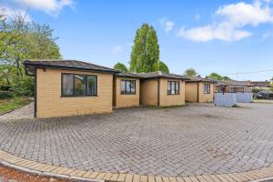 Luxury Oxford Bungalow