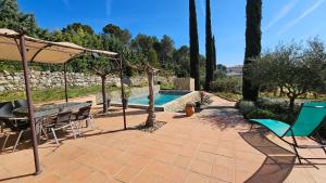 Maisons de vacances Aux trois Cypres Salernes en Provence : photos des chambres
