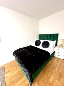 Elegant Spacious Modern 2 Bedroom Apartment - Whitechapel - 5mins to Aldgate Station
