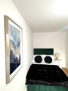 Elegant Spacious Modern 2 Bedroom Apartment - Whitechapel - 5mins to Aldgate Station