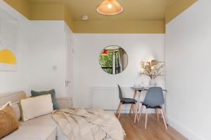 Peaceful Crouch Hill Flat by MoreThanStays