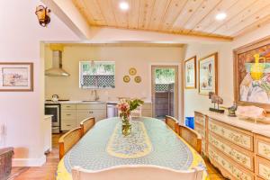 Modern Cabin Retreat with Swim Spa Hot Tub and Air Conditioning