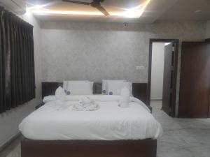 Crown Suites