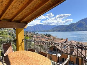 Ca Del Senior - Pool & Lake View