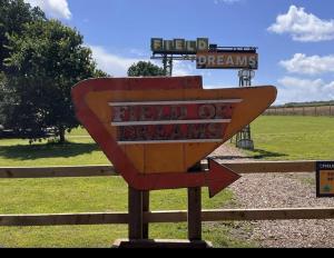 Patricia the Maltese Bus at Field of Dreams