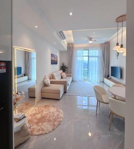 JL Homez Bay Suites