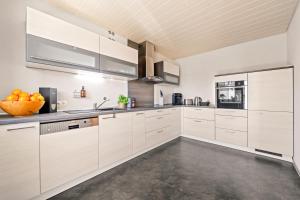 STAYS Hafenblick direkt am See