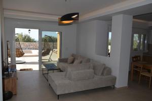 Elegant villa with sea view in Crete