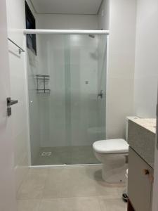 Condômino club com piscinas próximo da praia