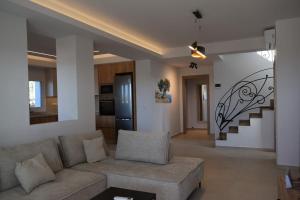 Elegant villa with sea view in Crete