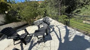 A CASA CORBAIA Appartement 40 m2, jardin privé, parking, proche centre ville et mer Apartment 40 m2, private garden parking near town center and sea port and airport