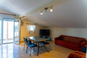 Dina Apartments