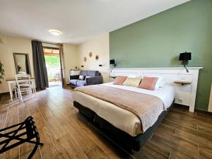 Hotels Domaine de La Rhonie : photos des chambres