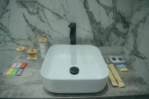 Luxury 1 Bedroom Apartment 5th floor