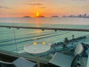 Torre Eme- stunning bay view and balcony!