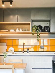 Luxury & Modern Apartment - Metro & Barrio Italia