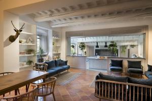 Unique Villa with Infinity Pool inside Chianti