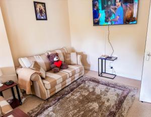 3 Bed - Sleeps 4 - Free Parking - Private Garden