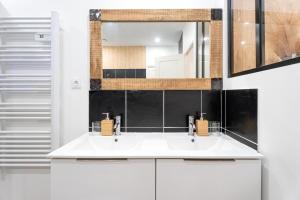 Le Nid Douillet, Center, Jacuzzi, Sensory Shower