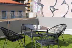 The Industrial Loft - Private Rooftop & Jacuzzi