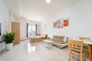 Warm Studio Sunrise City View D7 Hanas Apart