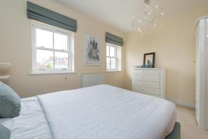 Leamington 4BR 4BA Executive