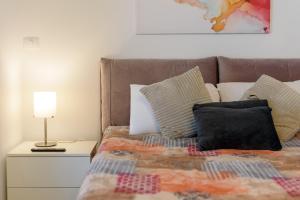 Studio Astria Rosegold