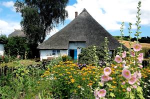 Hotel Haus Monchgut Thiessow Ab 101 Agoda Com