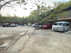 โรงแรมห้วยทราย Huaisai Hotel