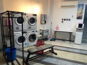 MKB Homestay - 2 X King Bed Studio Room with view & FREE parking