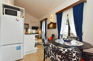 Charming flat with shared pool