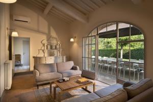 Elegant Villa with private pool inside Chianti