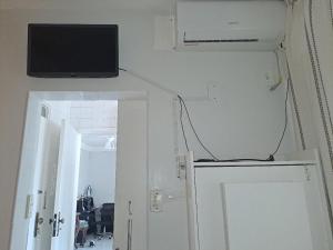 Lindo quarto de solteiro na Barra