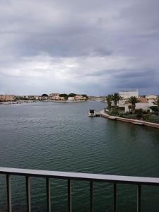 Appartement 2 chambres dans la marina