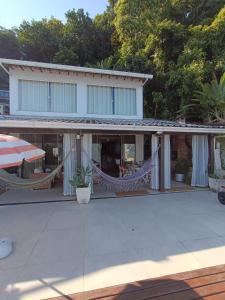 Casa na Ilha Jardim pé na areia