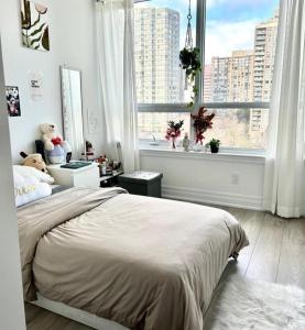 Modern & Stylish Condo Downtown