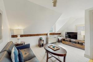 Stowe Mountain Road Getaway